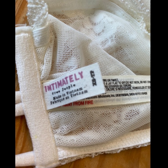 ✨HP✨ NWOT Free People Intimately Lace Bandeaus - Picture 3 of 6